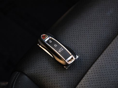 Used 2020 Porsche Cayenne image 54