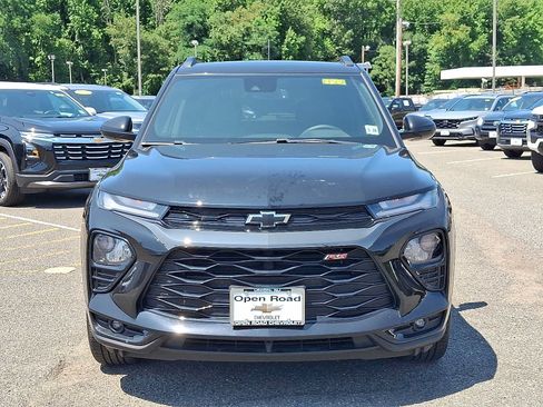Used 2023 Chevrolet TrailBlazer RS w/ Convenience Package AWD/4WD image 2