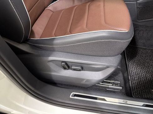Certified 2023 Volkswagen Tiguan SEL R-Line AWD/4WD image 37