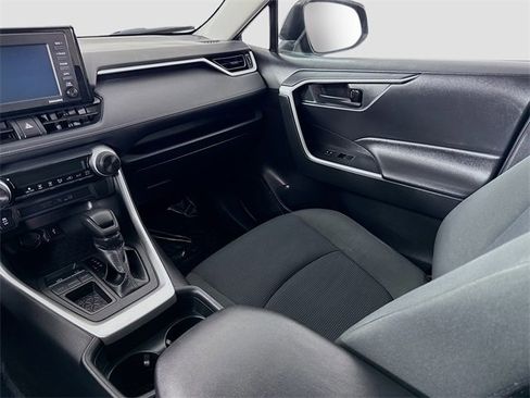 Certified 2020 Toyota RAV4 LE image 21