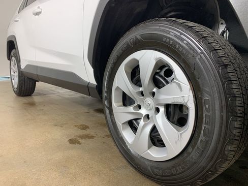 Used 2024 Toyota RAV4 LE AWD/4WD image 6
