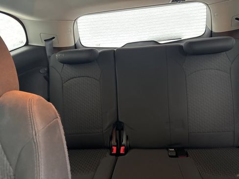 Used 2011 Chevrolet Traverse LT w/ Personal Connectivity Package image 8