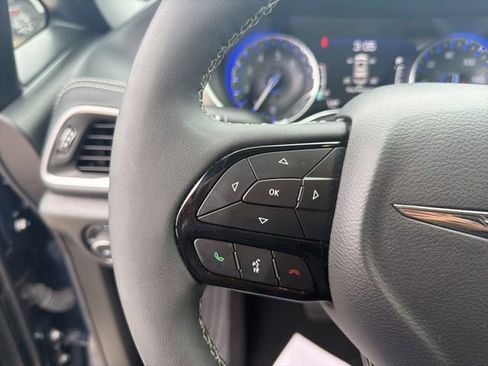 Used 2023 Chrysler Pacifica Limited w/ Uconnect Theater Family Group AWD/4WD image 35