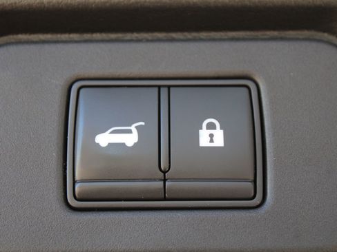 Used 2021 Nissan Rogue SV w/ Premium Package image 12