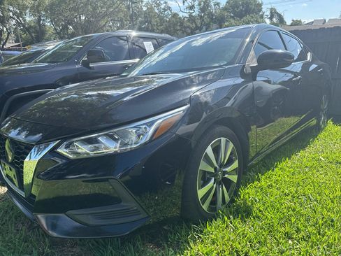 Used 2022 Nissan Sentra SV FWD image 2