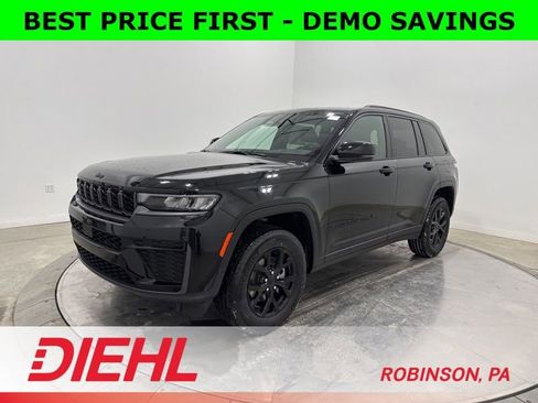 New 2026 Jeep Grand Cherokee Altitude AWD/4WD image 3