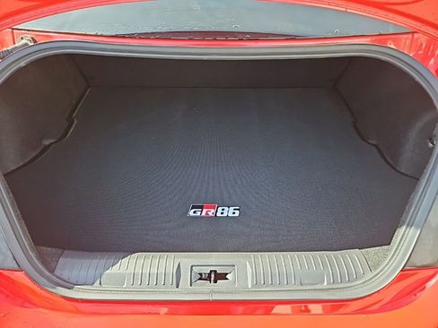 Used 2023 Toyota GR86 Base image 10