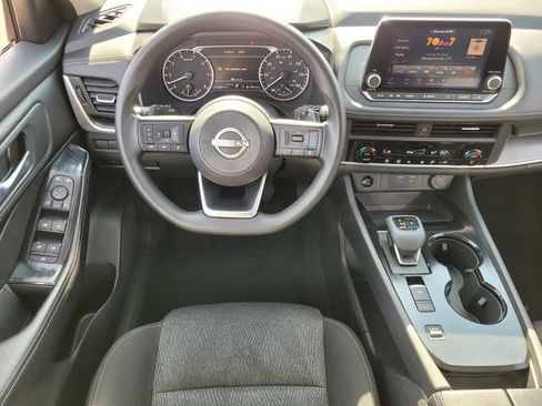 Used 2024 Nissan Rogue SV image 13