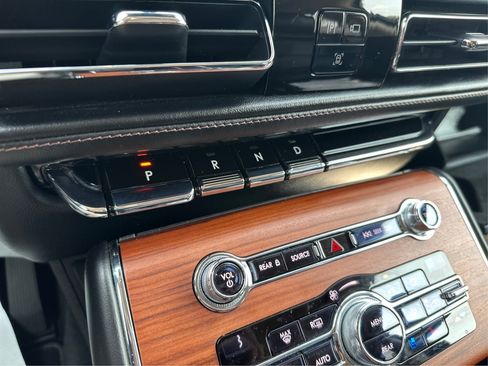 Used 2020 Lincoln Aviator Reserve w/ Equipment Group 202A AWD/4WD image 16