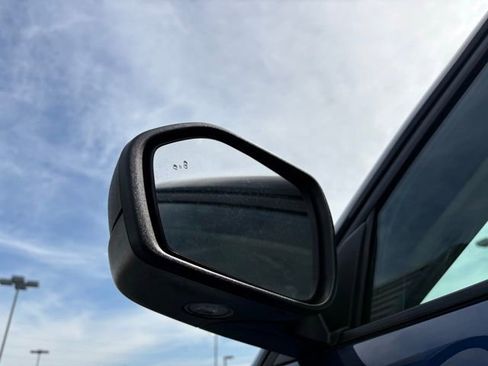 Used 2022 Ford Explorer XLT AWD/4WD image 14
