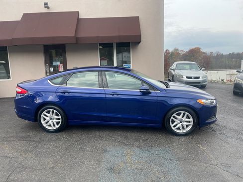 Used 2016 Ford Fusion SE image 4