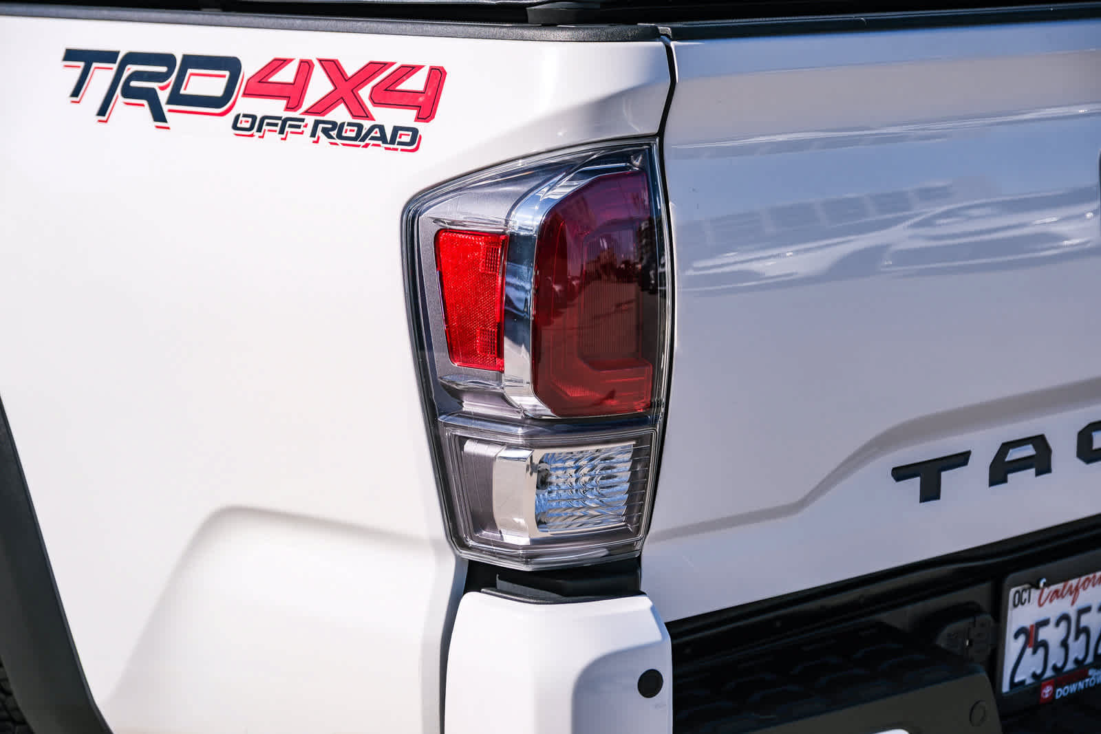 Certified 2022 Toyota Tacoma TRD Off-Road w/ Technology Package AWD/4WD image 7