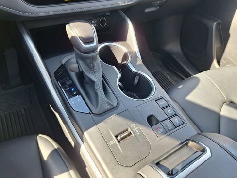 Certified 2025 Toyota Highlander XLE image 15