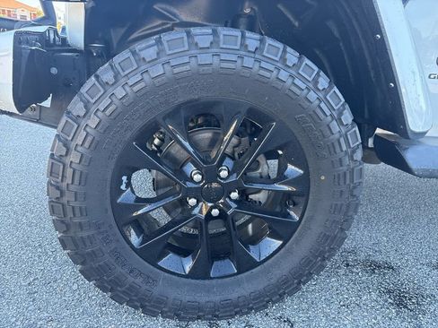 Used 2022 Jeep Gladiator Overland image 9