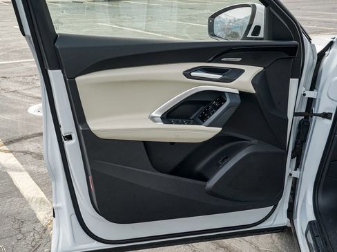 Used 2025 Audi Q5 Prestige image 12