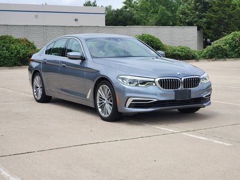Used 2020 BMW 530i w/ Premium Package RWD image 3