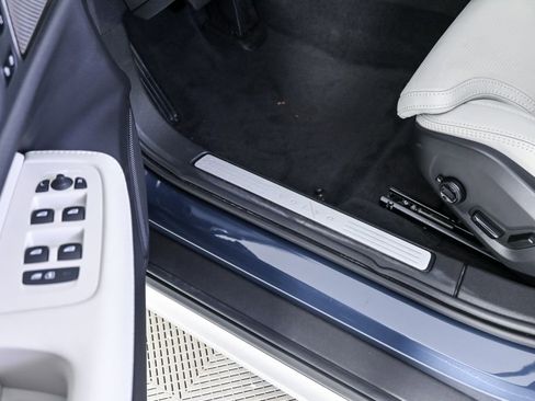 Certified 2025 Volvo V60 B5 Cross Country Ultra image 10