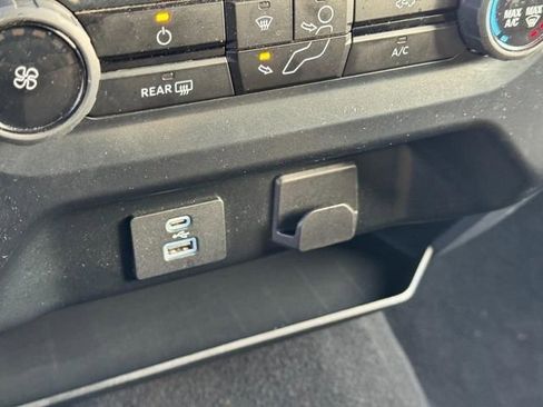 Used 2023 Ford F150 XLT AWD/4WD image 32