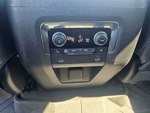 Used 2022 Chevrolet Tahoe Z71 w/ Luxury Package image 21