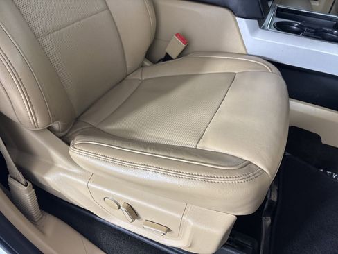 Used 2019 Ford F250 Lariat w/ Lariat Value Package image 30