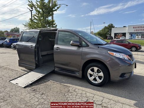 Used 2013 Toyota Sienna LE FWD image 2