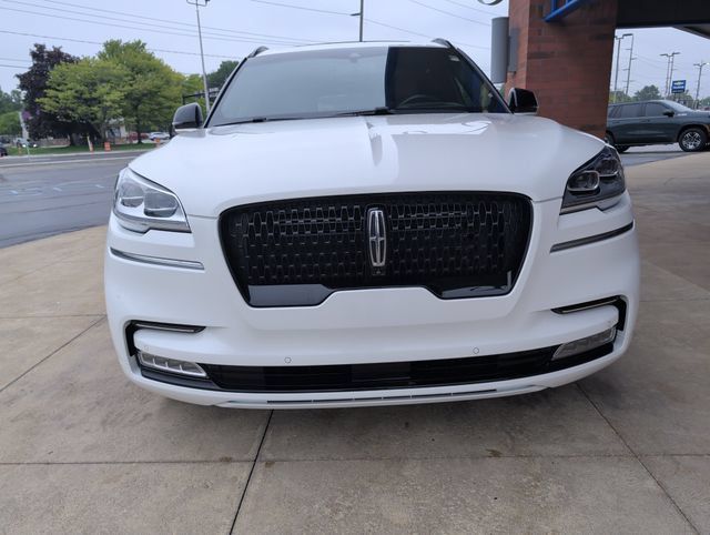 Used 2022 Lincoln Aviator Reserve w/ Equipment Group 201A AWD/4WD image 11