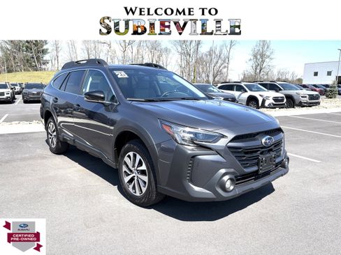 Certified 2025 Subaru Outback Premium AWD/4WD image 1