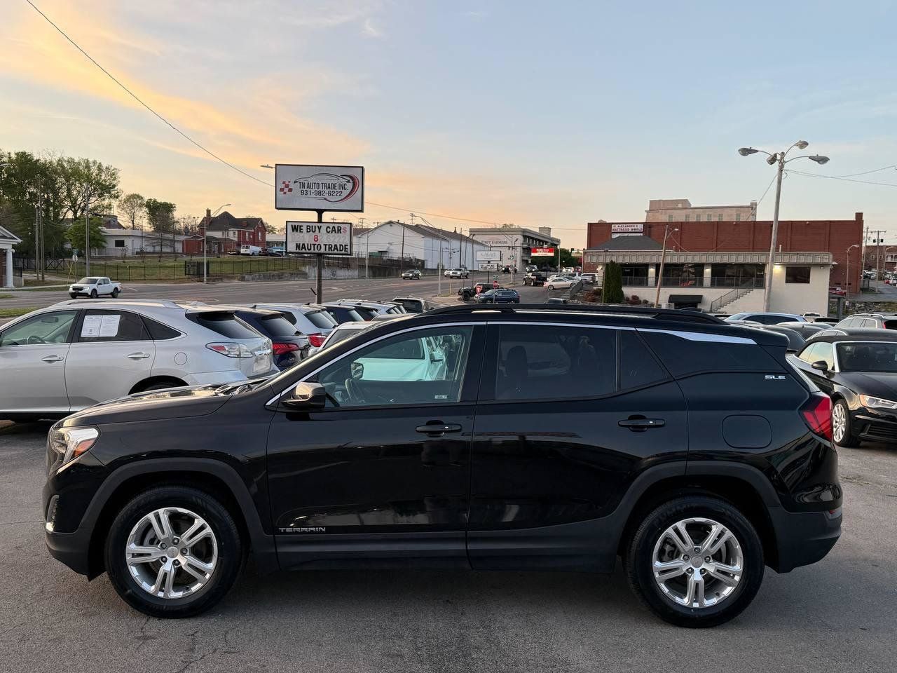 Used 2020 GMC Terrain SLE w/ Driver Convenience Package FWD image 7
