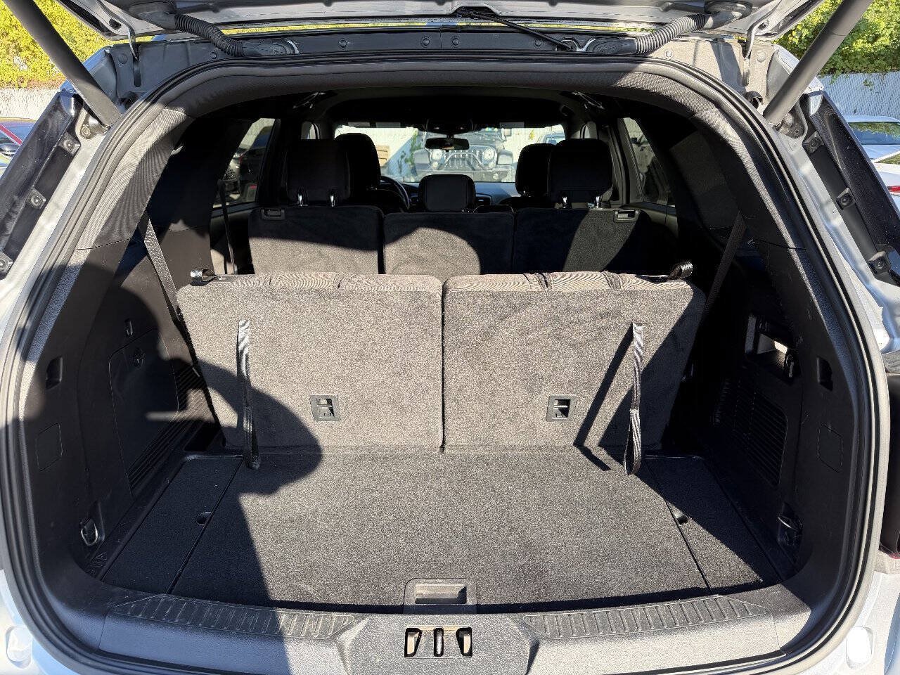 Used 2020 Ford Explorer XLT AWD/4WD image 33