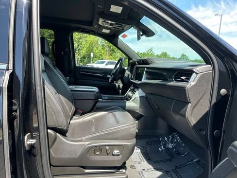 Used 2022 GMC Yukon XL Denali AWD/4WD image 12