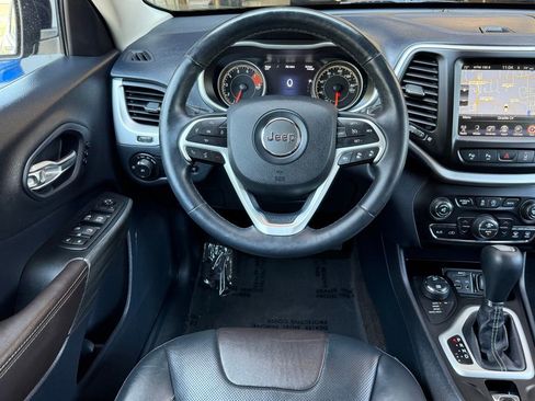 Used 2016 Jeep Cherokee Limited w/ Luxury Group AWD/4WD image 22