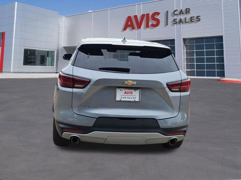 Used 2025 Chevrolet Blazer LT FWD image 5