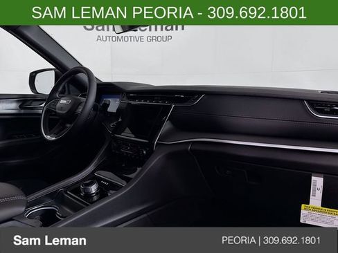 New 2025 Jeep Grand Cherokee Laredo X w/ Luxury Tech Group I image 28