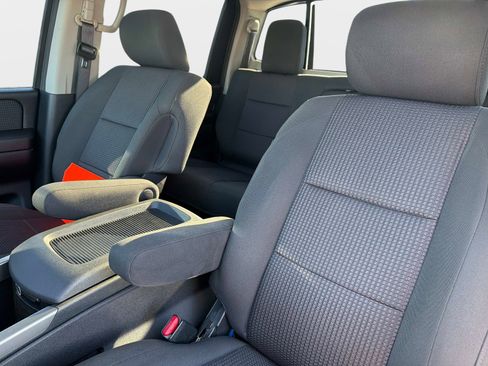 Used 2012 Nissan Titan SV w/ SV Value Truck Pkg image 19