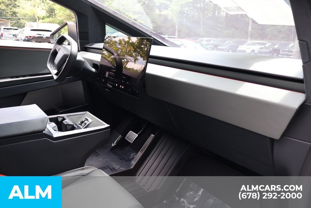 Used 2024 Tesla Cybertruck AWD Crew Cab image 23