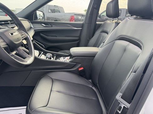 New 2025 Jeep Grand Cherokee Limited w/ Trailer Tow Package image 9