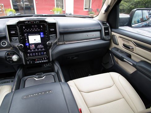 Used 2021 RAM 1500 Limited image 10