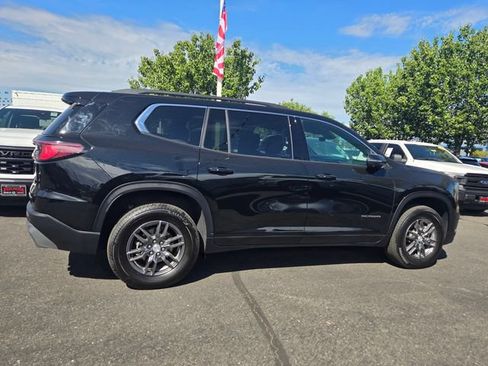 Used 2026 GMC Acadia Elevation FWD image 3