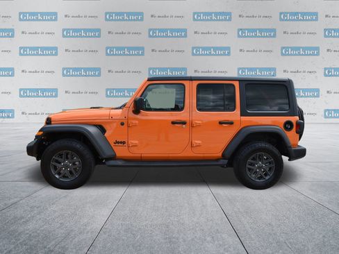 Used 2025 Jeep Wrangler Unlimited Sport AWD/4WD image 9