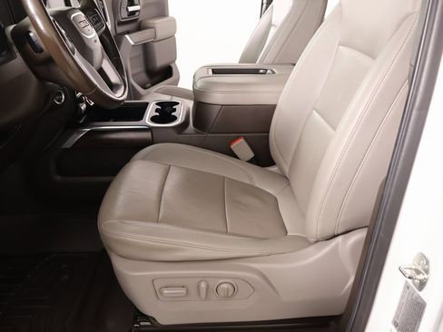 Used 2021 GMC Sierra 2500 SLT w/ SLT Convenience Package image 11