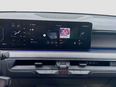 Used 2026 Kia EV9 Land image 10