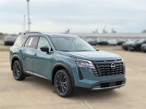 New 2026 Nissan Pathfinder SL FWD image 4