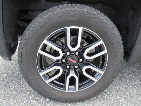 New 2026 GMC Sierra 1500 AT4 w/ AT4 Premium Package AWD/4WD image 8
