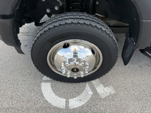 Used 2019 Ford F550 4x4 Regular Cab Super Duty image 14