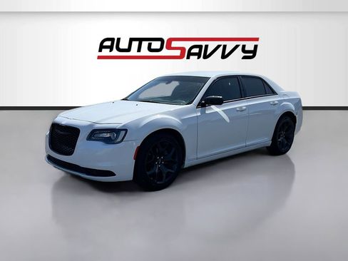 Used 2022 Chrysler 300 Touring w/ Sport Appearance Package RWD image 3