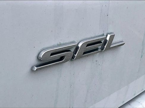 Used 2024 Ford Edge SEL AWD/4WD image 10