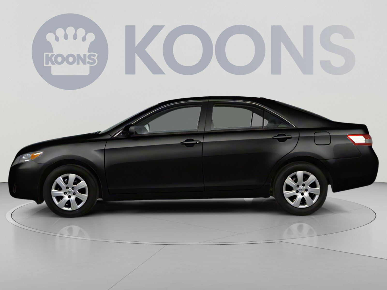 Used 2010 Toyota Camry LE FWD image 4