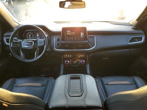 Used 2024 GMC Yukon XL AT4 w/ Technology Package image 11