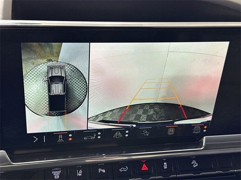 Used 2025 GMC Sierra 2500 SLT w/ SLT Premium Package image 15