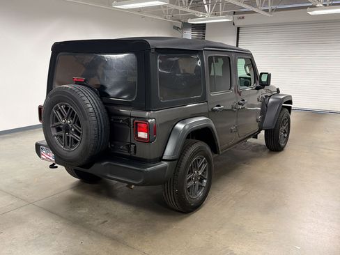 Used 2024 Jeep Wrangler Unlimited Sport AWD/4WD image 8